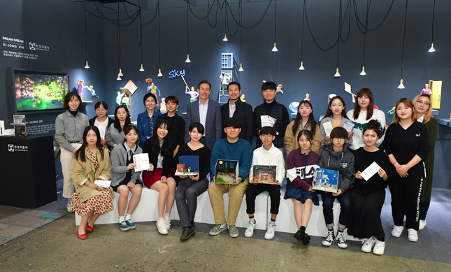 한성자동차, 사회공헌 프로그램 드림그림 장학생이 제작에 참여한 작품을 선보여