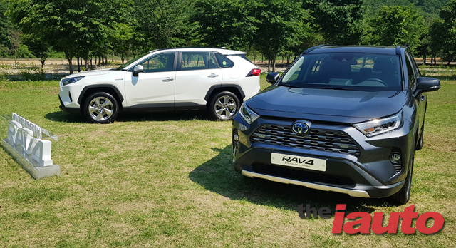 토요타 뉴 RAV4 하이브리드의 마술에 끌리다