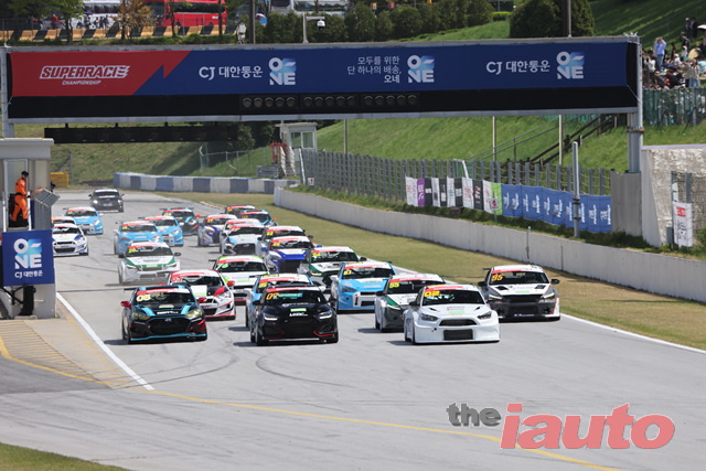 슈퍼레이스 GT 2R 결승, 김성훈 우승 차지
