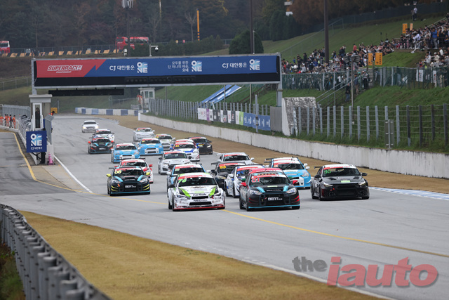 슈퍼레이스 GT 클래스 6라운드, 이동호가 우승 잡다