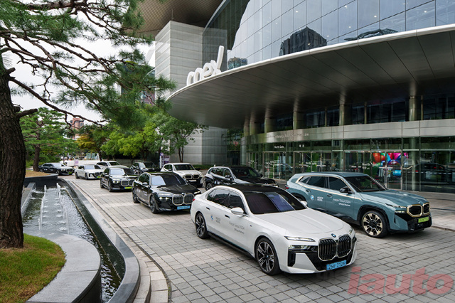 BMW 코리아, ‘프리즈 서울 2024’ VIP 대상 공식 셔틀 서비스 운영
