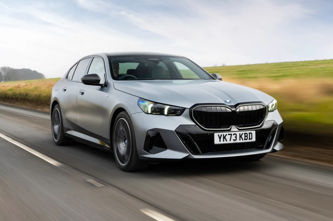 BMW 코리아, 5시리즈 최초의 고성능 프리미엄 PHEV 세단 출시