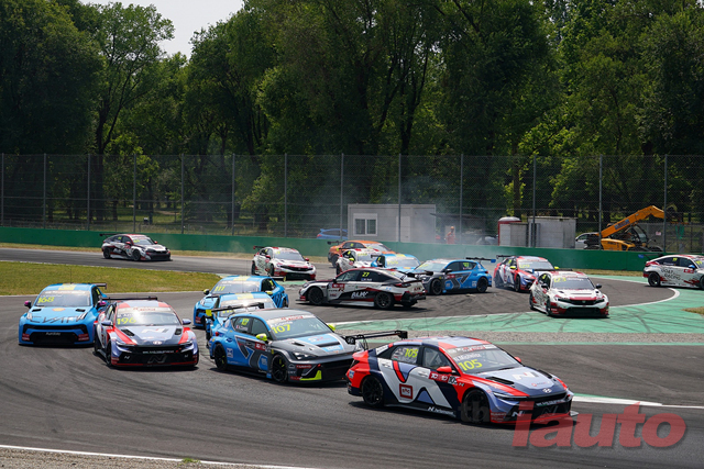 금호 FIA TCR 월드 투어 7라운드 경기서 힘든 레이스 진행