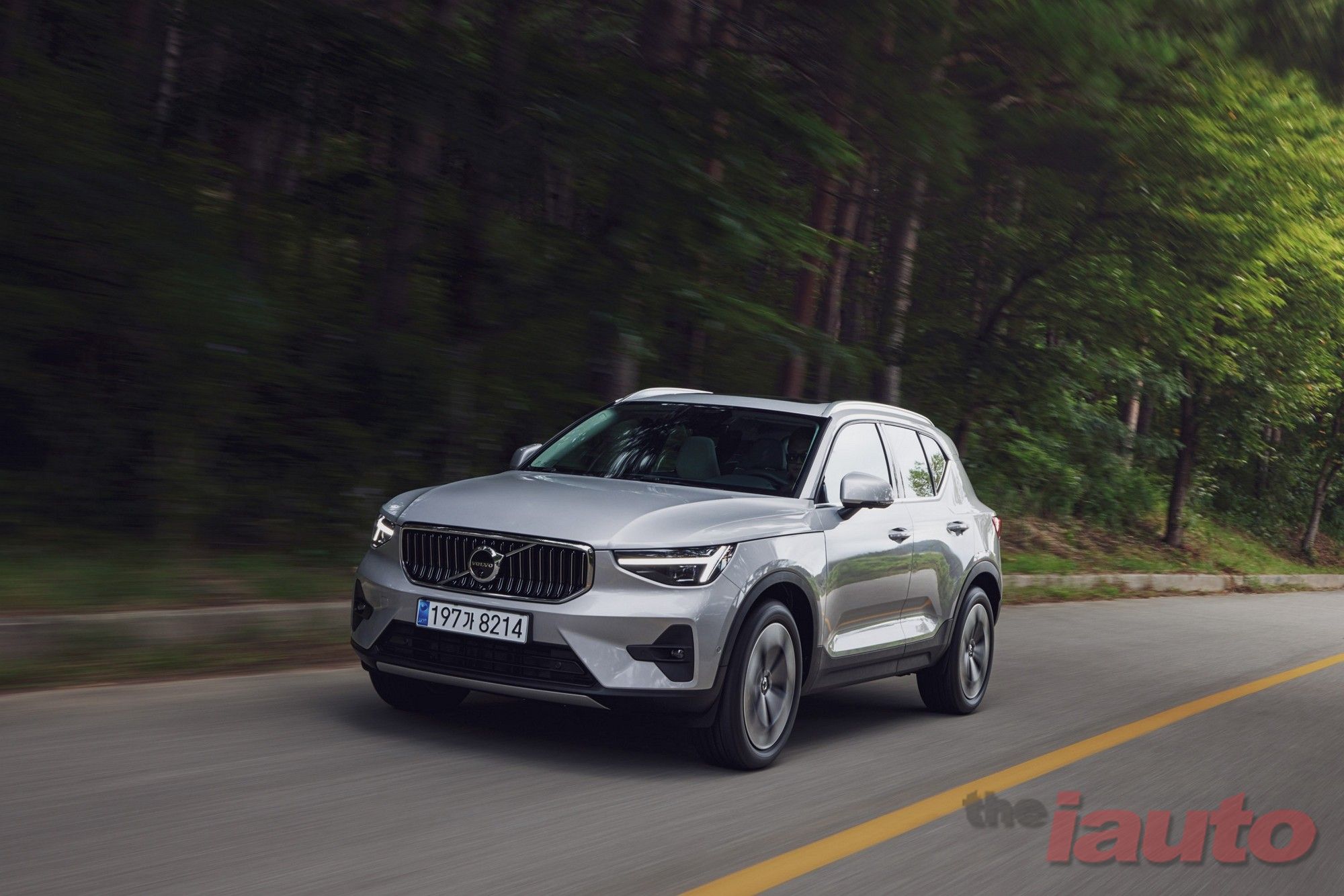 볼보자동차코리아, 프리미엄 컴팩트 SUV ‘XC40’ 2026년식 모델 공식 출시