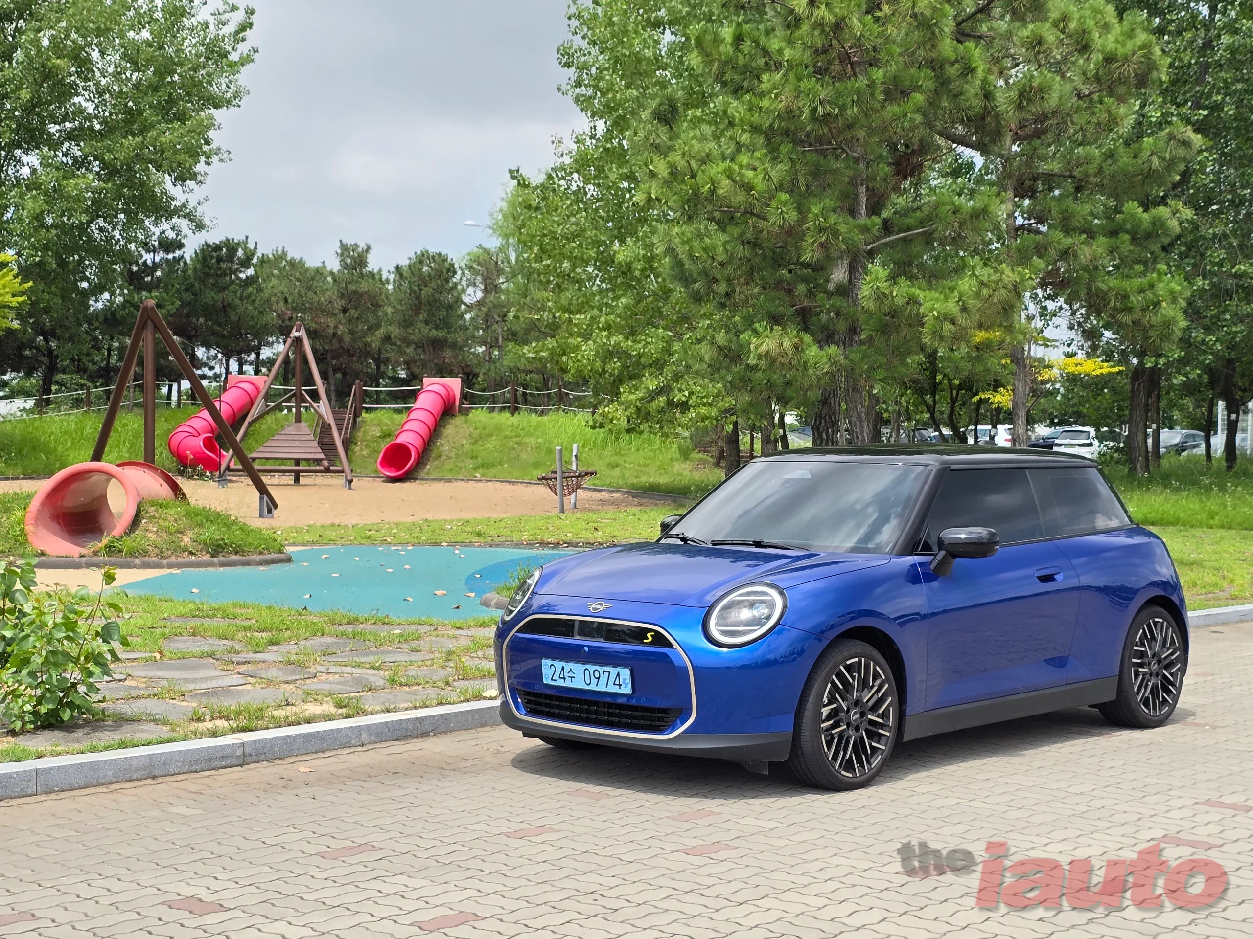 CAR OF THE MONTH-AUGUST/MINI ALL ELECTRIC COOPER S