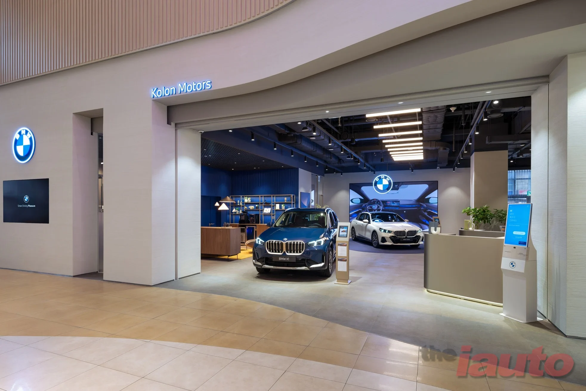 BMW 코오롱 모터스, 위례 스타필드 전시장 새 단장해 오픈