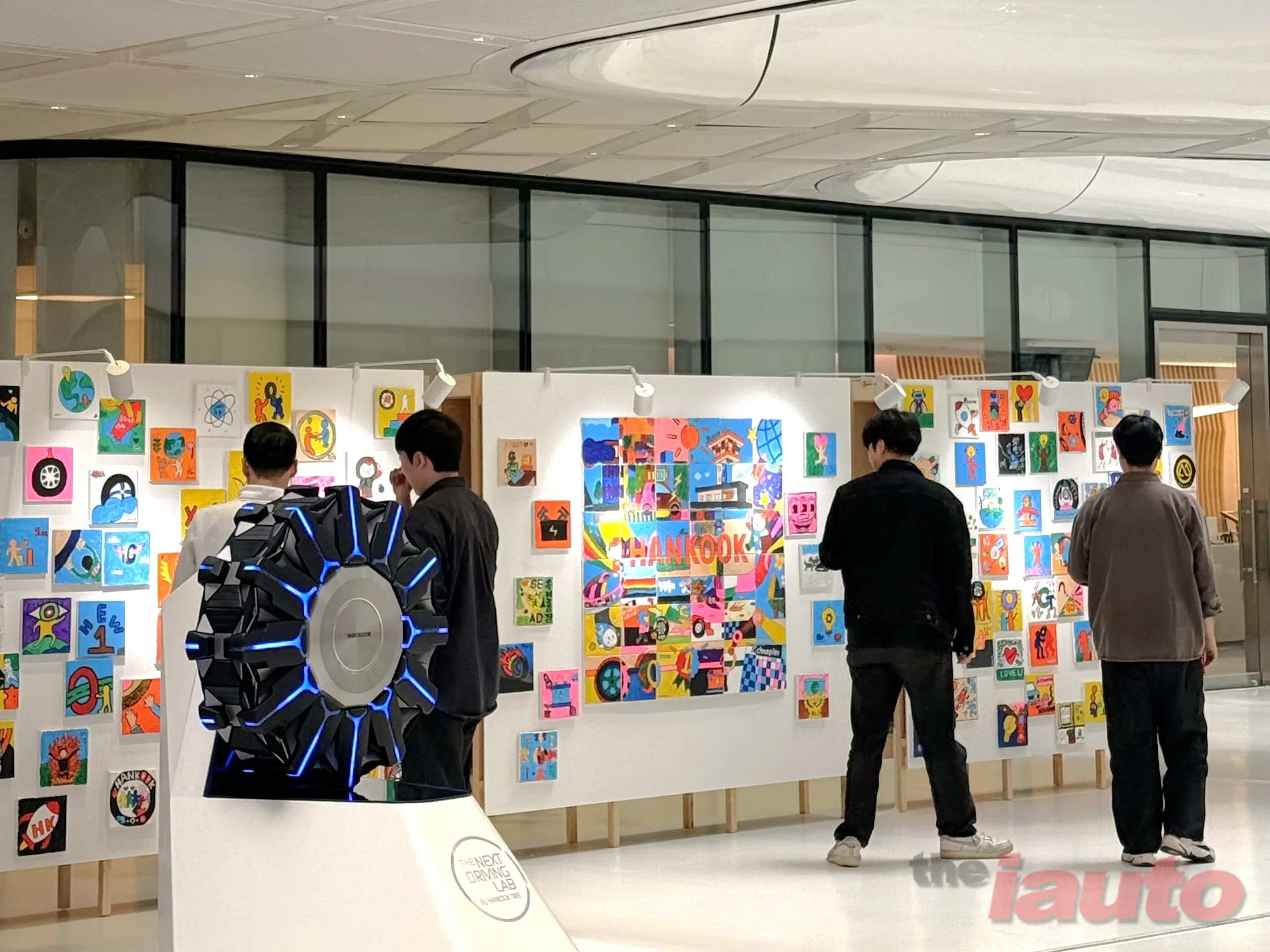 한국앤컴퍼니그룹, 비전 드로잉 전시 운영