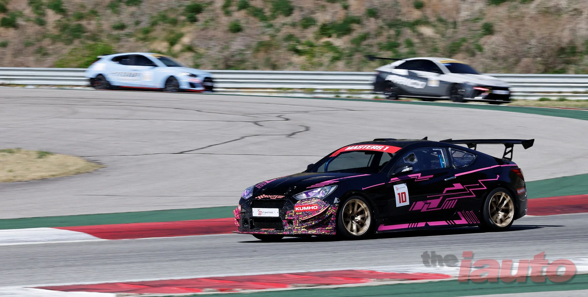 루트개러지(#10, 김요셉, 지인호)가 중간 레이스를 이끌다