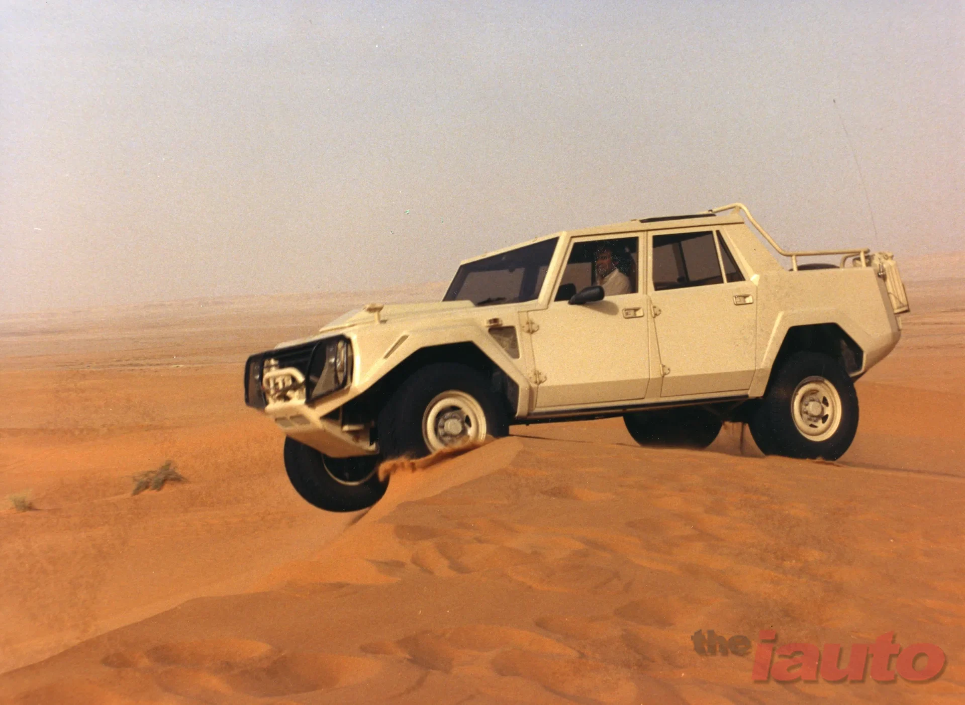 람보르기니, 역사상 최초의 슈퍼 SUV LM002 탄생 40주년 기념