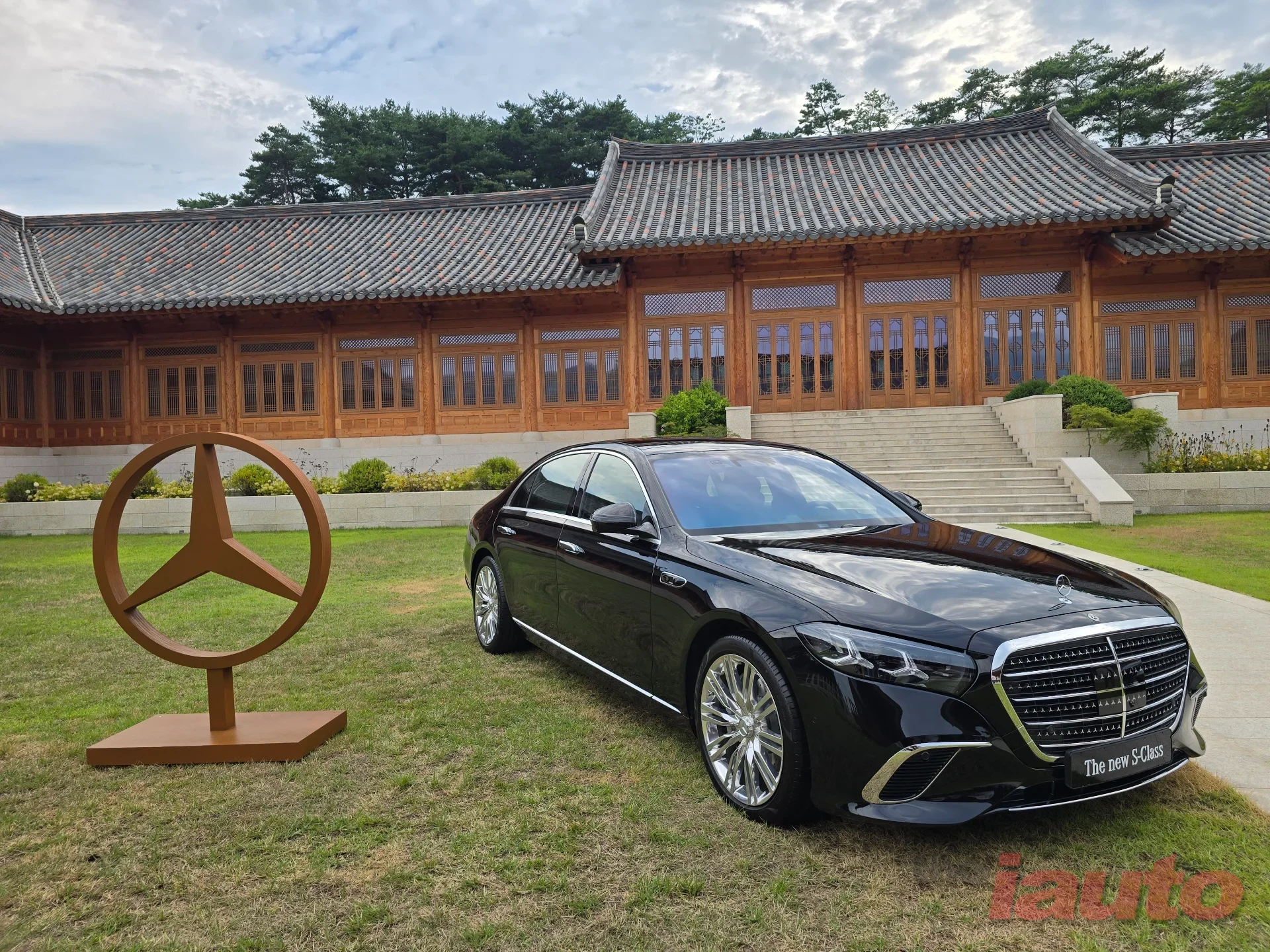 CAR OF THE MONTH/SEPTEMBER-MERCEDES BENZ S-CLASS